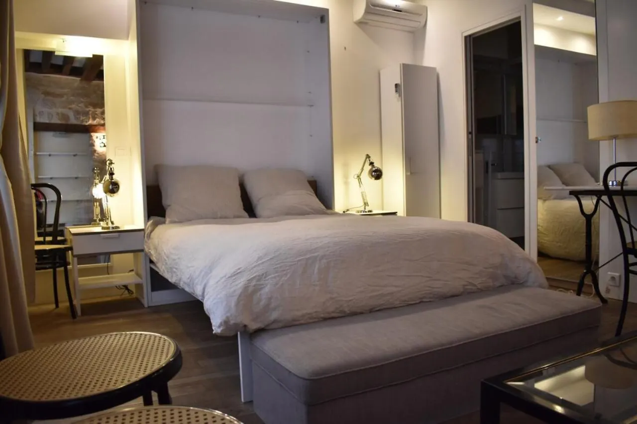 Charming Near Republique And Le Marais